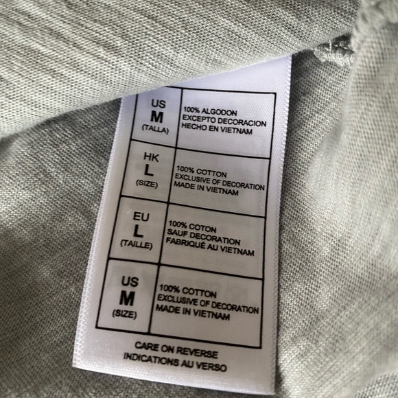 NWT Walt Disney World- Disney Parks Women’s Junior Authentic T-Shirt Gray Sz M - Picture 6 of 11